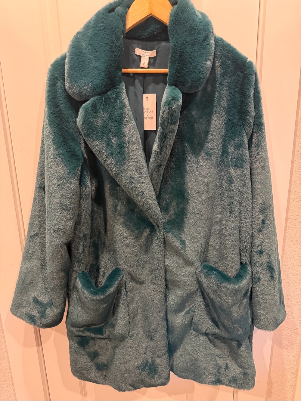Faux Fur dark green Coat - Cara Santana